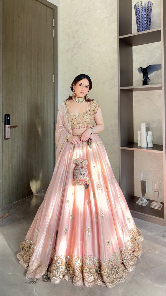 Nikita vasdev in Mahiya