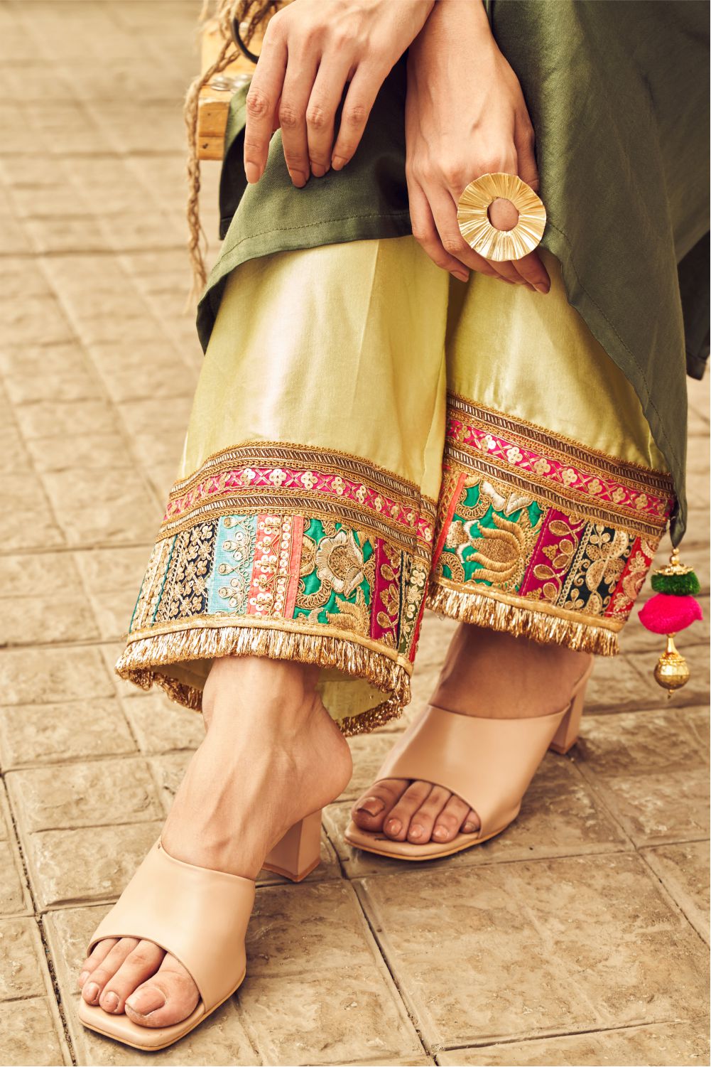 Boho Bull Embroidered Kurti Set (8007392821494)