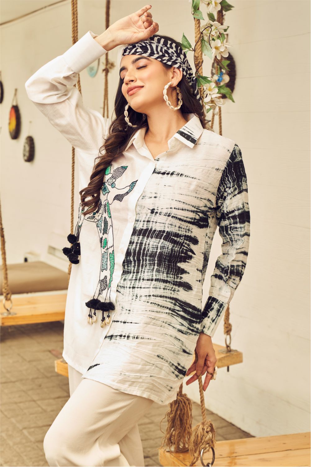 Boho Half And Half Shirt With Embroidered Giraffe (8007390003446)