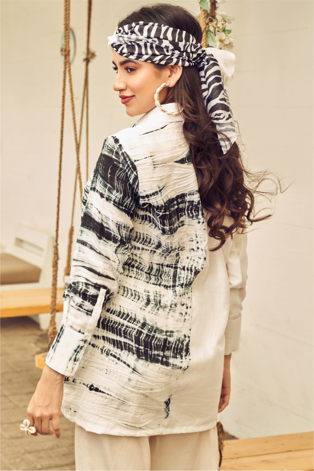 Boho Half And Half Shirt With Embroidered Giraffe (8007390003446)