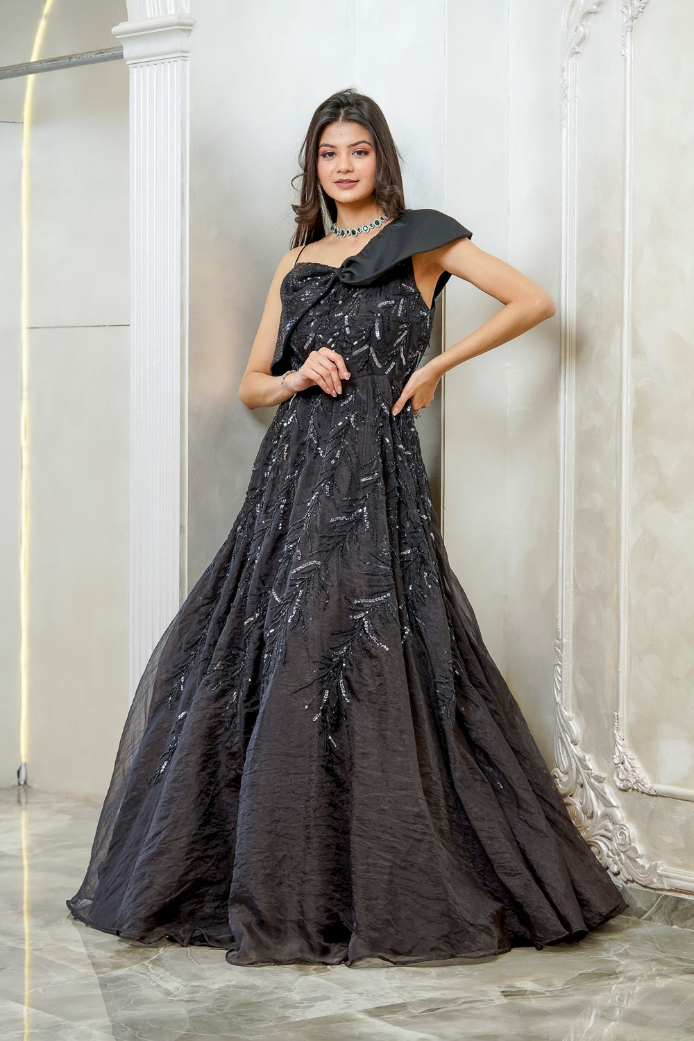 BLACK BOW EMBELLISHED FLARED GOWN (7557888606454)