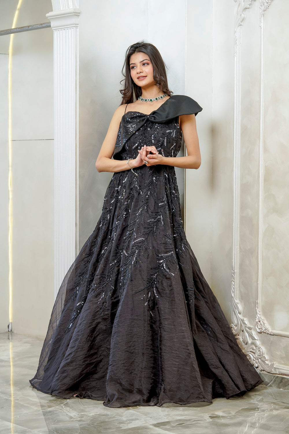 BLACK BOW EMBELLISHED FLARED GOWN (7557888606454)