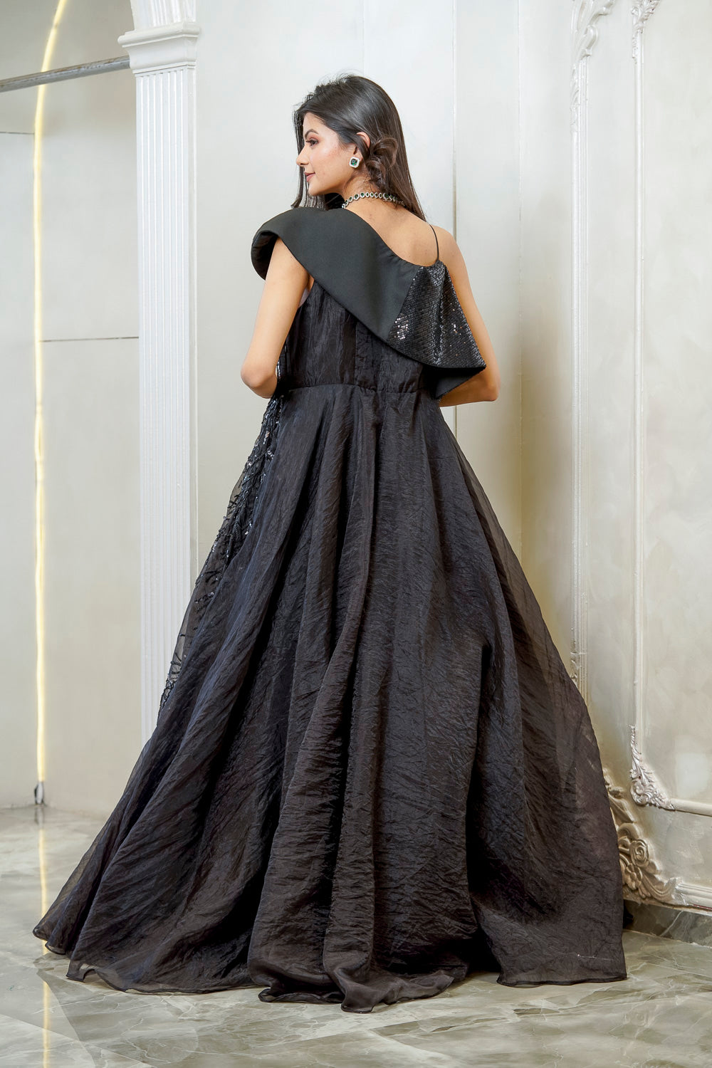 BLACK BOW EMBELLISHED FLARED GOWN (7557888606454)